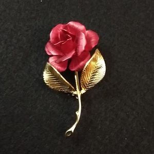 Red rose pin